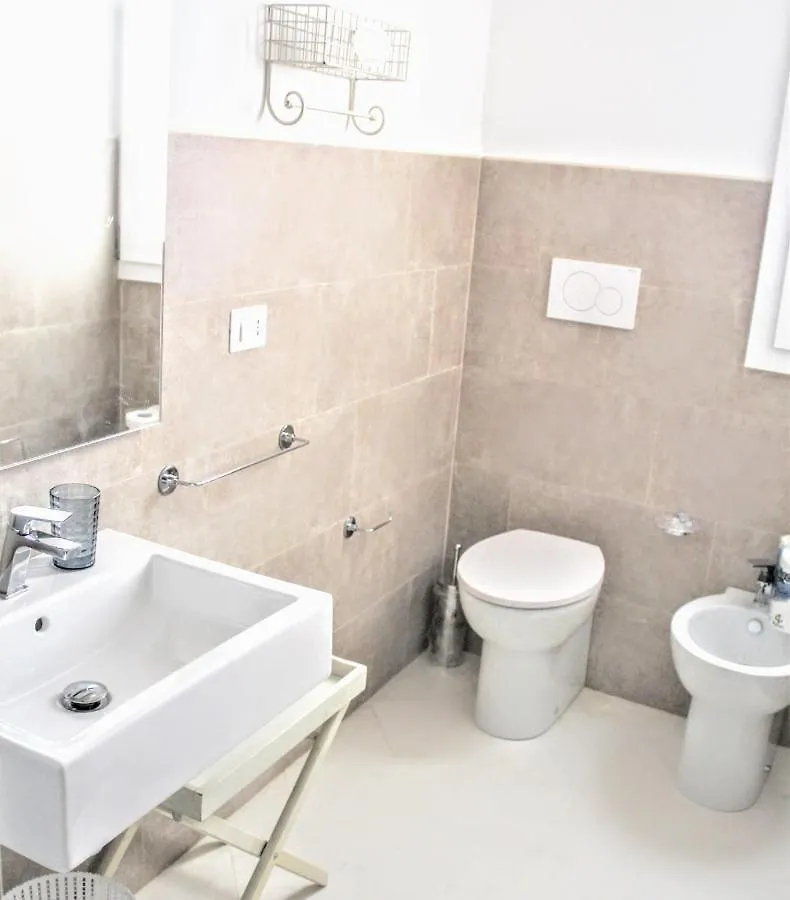 Dimora Vico Dei Nohi Bed & Breakfast Lecce Italy